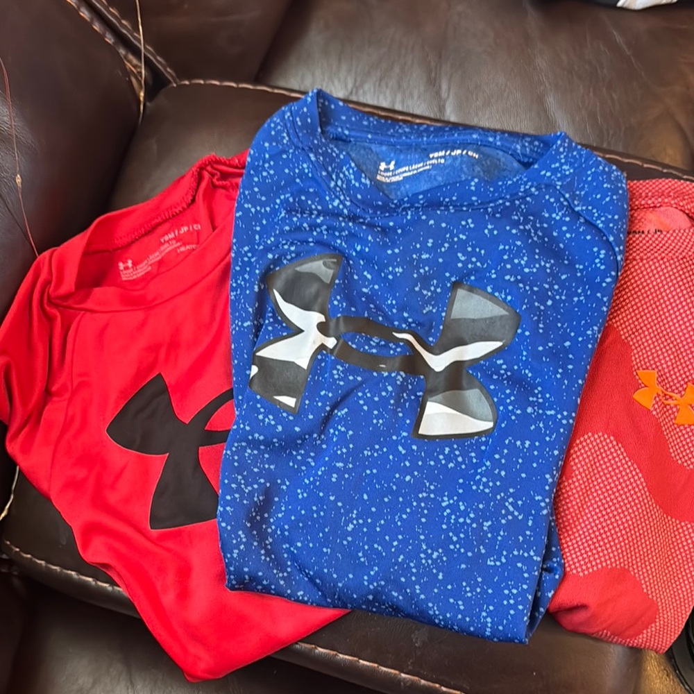 Lot of Under Armour T-Shirts